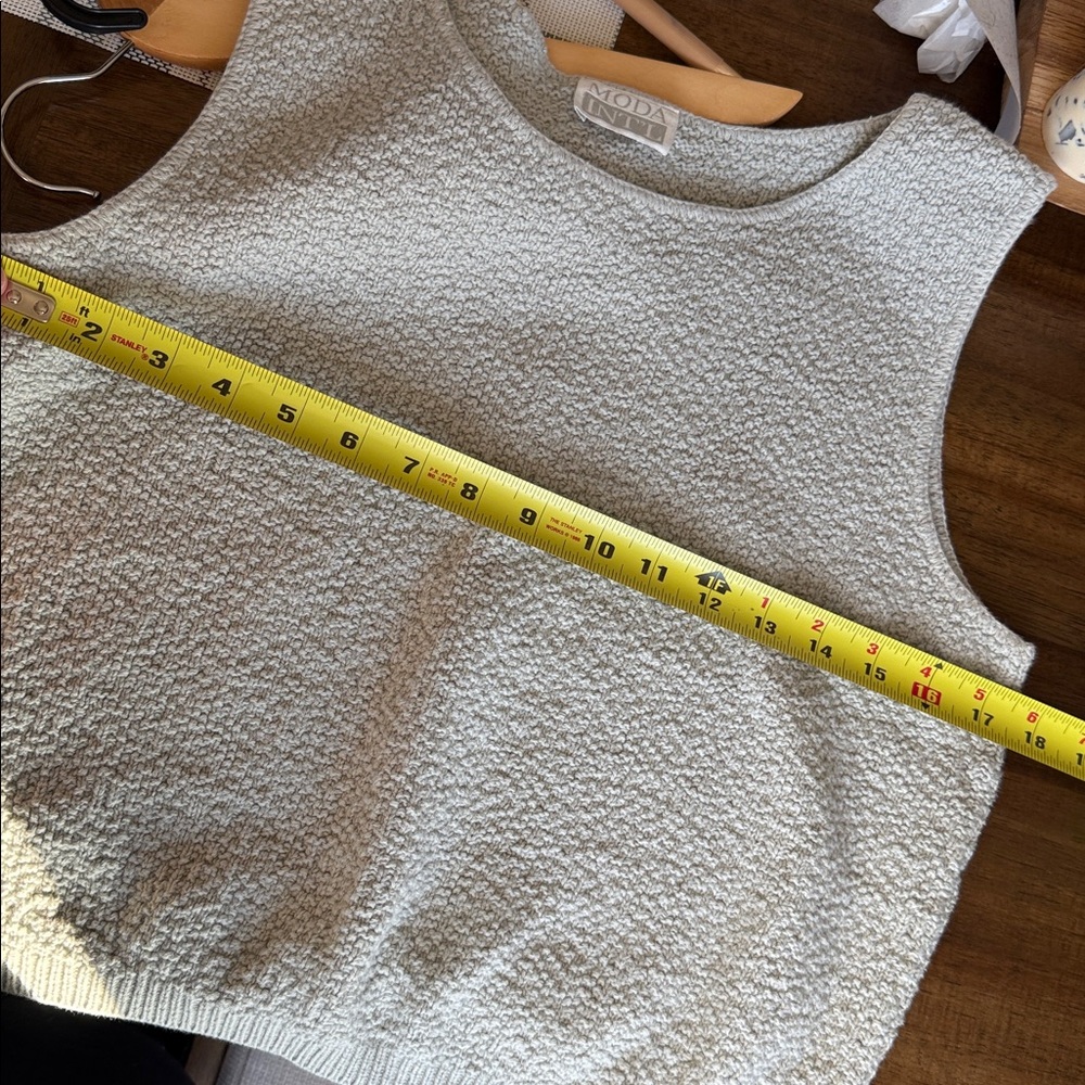 Vintage Women's Gray knit Sleeveless Top medium - Picture 4 of 5